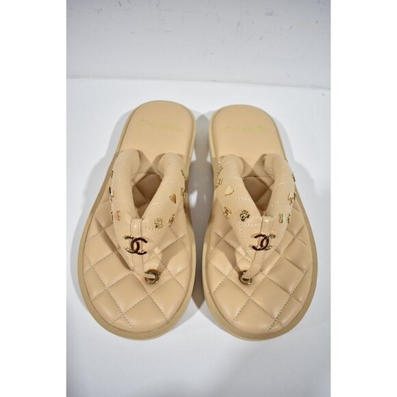 Chanel 23P Beige Quilted Charms Padded Pool Thong Logo Mule Slide Flat Sandal 36 - Picture 2 of 12
